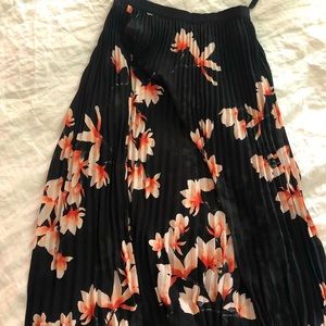 Babaton pleated skirt